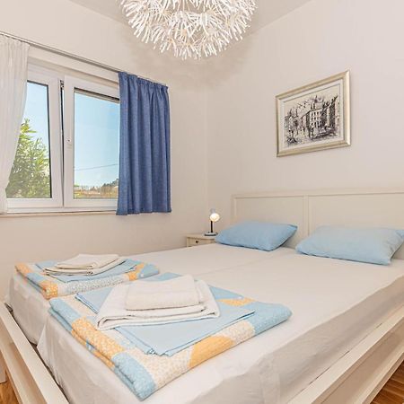 Apartments Villa Tribunj Tribalj المظهر الخارجي الصورة