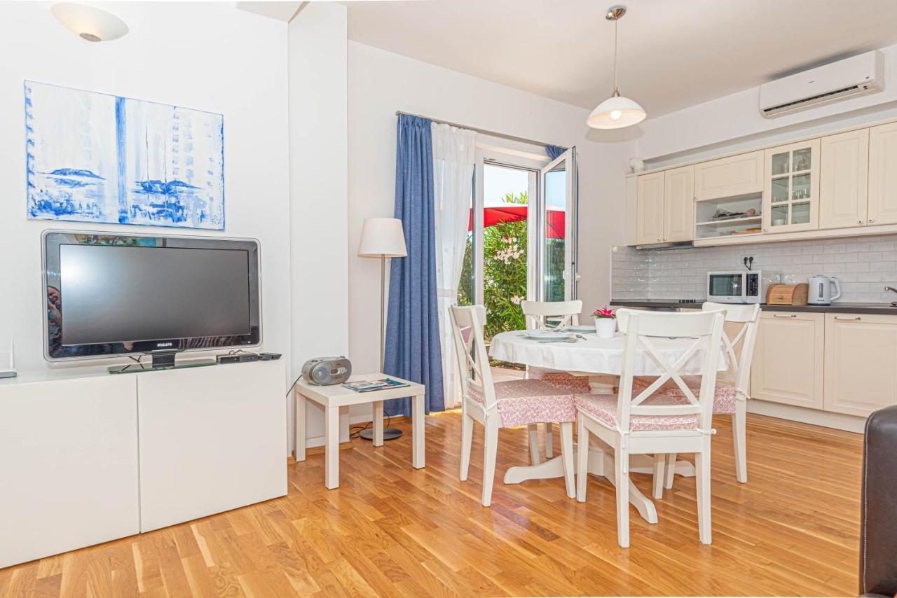 Apartments Villa Tribunj Tribalj المظهر الخارجي الصورة