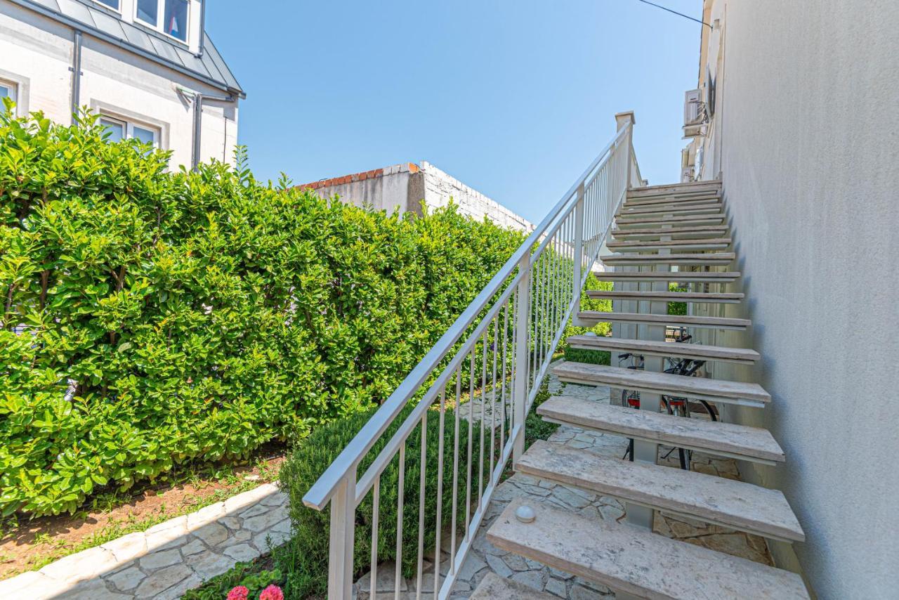 Apartments Villa Tribunj Tribalj المظهر الخارجي الصورة