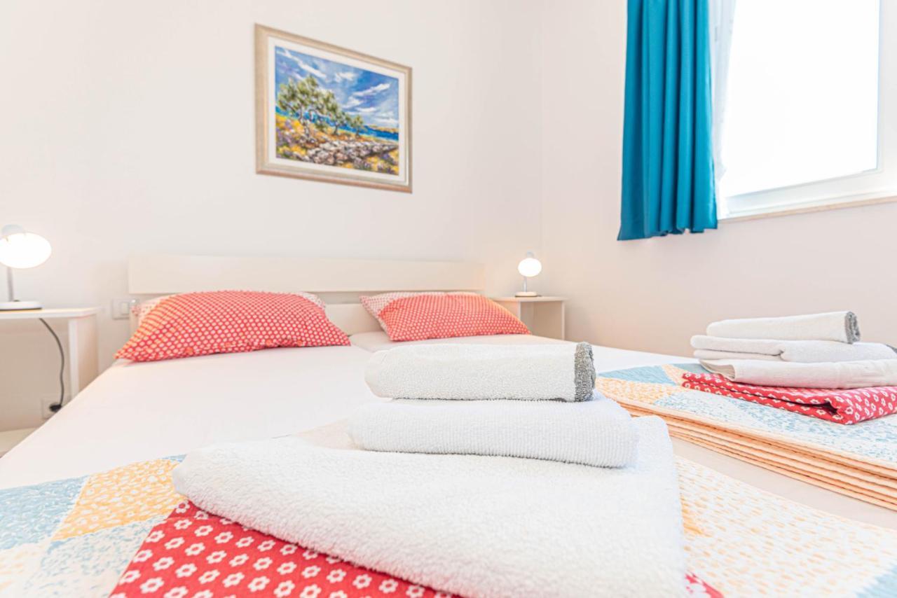 Apartments Villa Tribunj Tribalj المظهر الخارجي الصورة