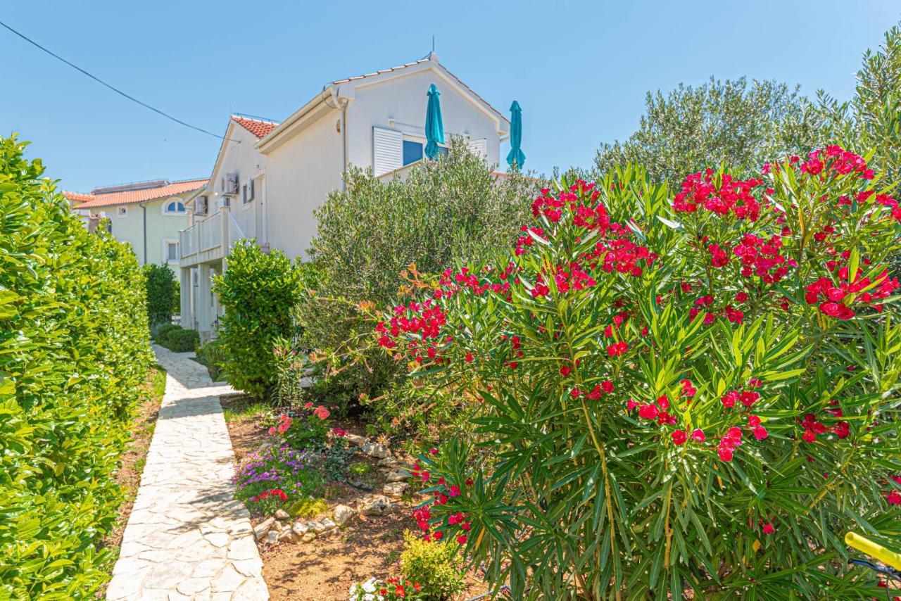 Apartments Villa Tribunj Tribalj المظهر الخارجي الصورة