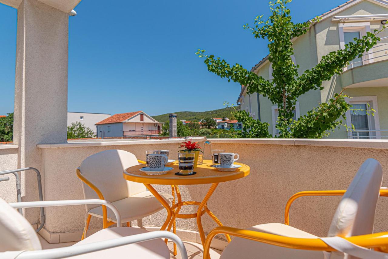 Apartments Villa Tribunj Tribalj المظهر الخارجي الصورة