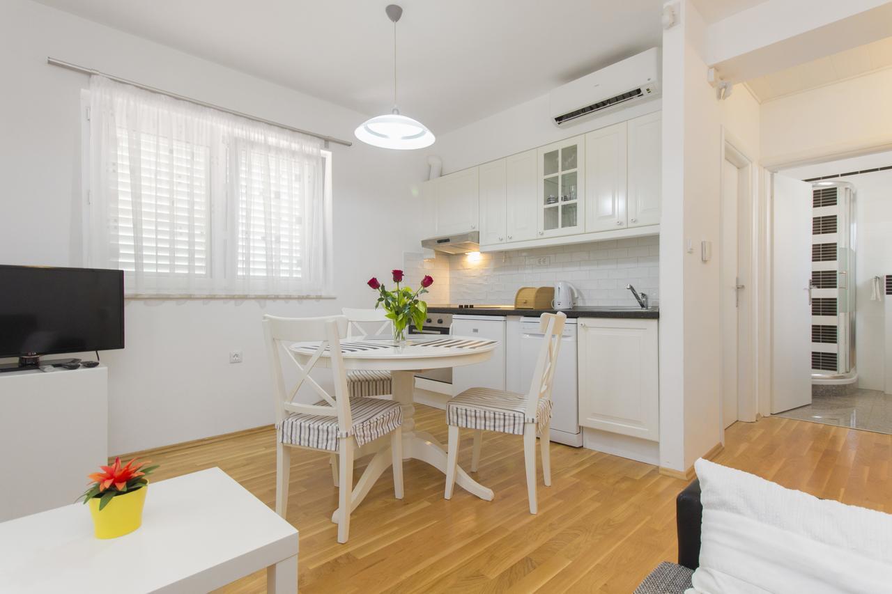 Apartments Villa Tribunj Tribalj المظهر الخارجي الصورة