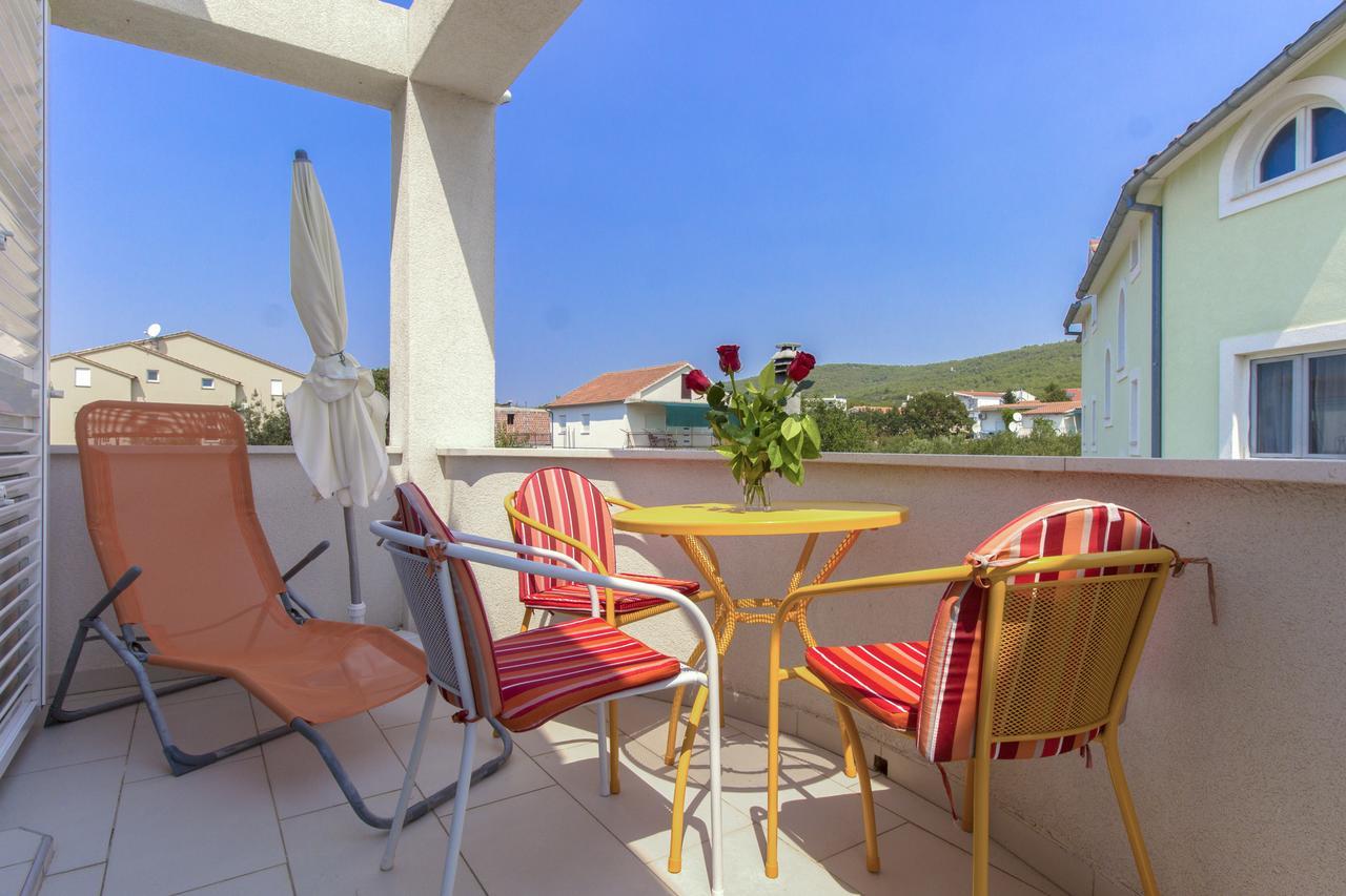 Apartments Villa Tribunj Tribalj المظهر الخارجي الصورة